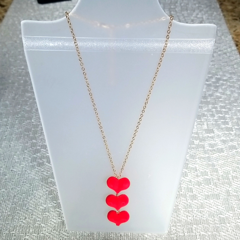 16" gold tone necklace with 3 red hearts & extension